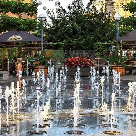 Апартаменти В Самому Центрі З Реальними Фото И Цінами 第聂伯罗彼得罗夫斯克 外观 照片